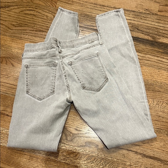 MOTHER Pants - MOTHER the looker pop! Driftwood jeans size 26 skinny jeans w stretch